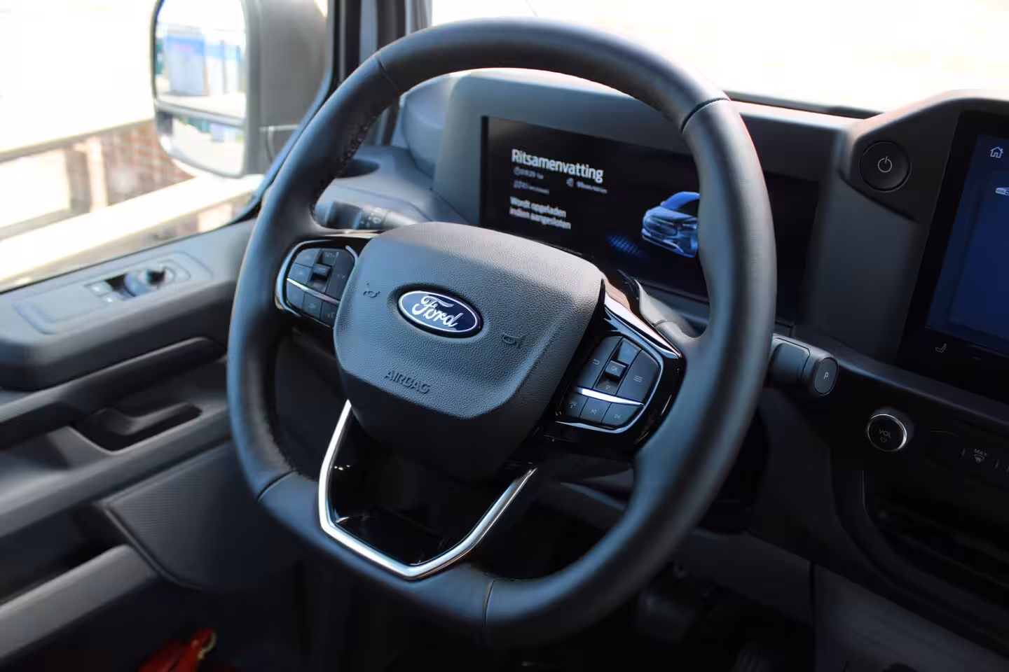Ford E-Transit Cust. 340 L2H1 Trend 71 kWh |MATRIX-LED|STUUR+STOELVERWARMING|CAMERA|