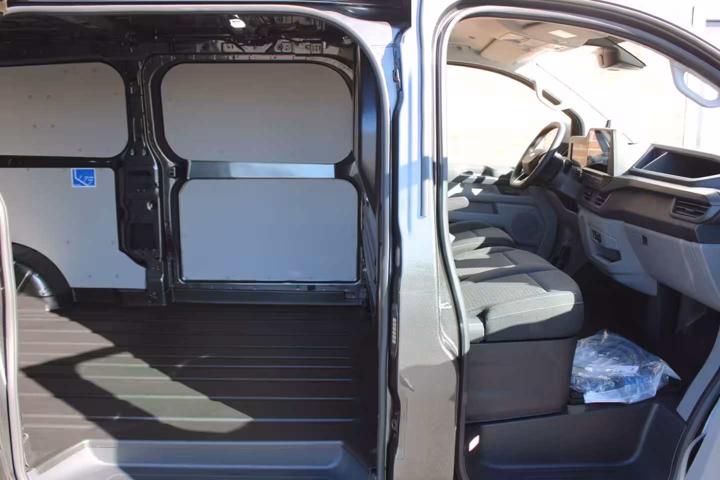 Ford E-Transit Cust. 340 L2H1 Trend 71 kWh |MATRIX-LED|STUUR+STOELVERWARMING|CAMERA|