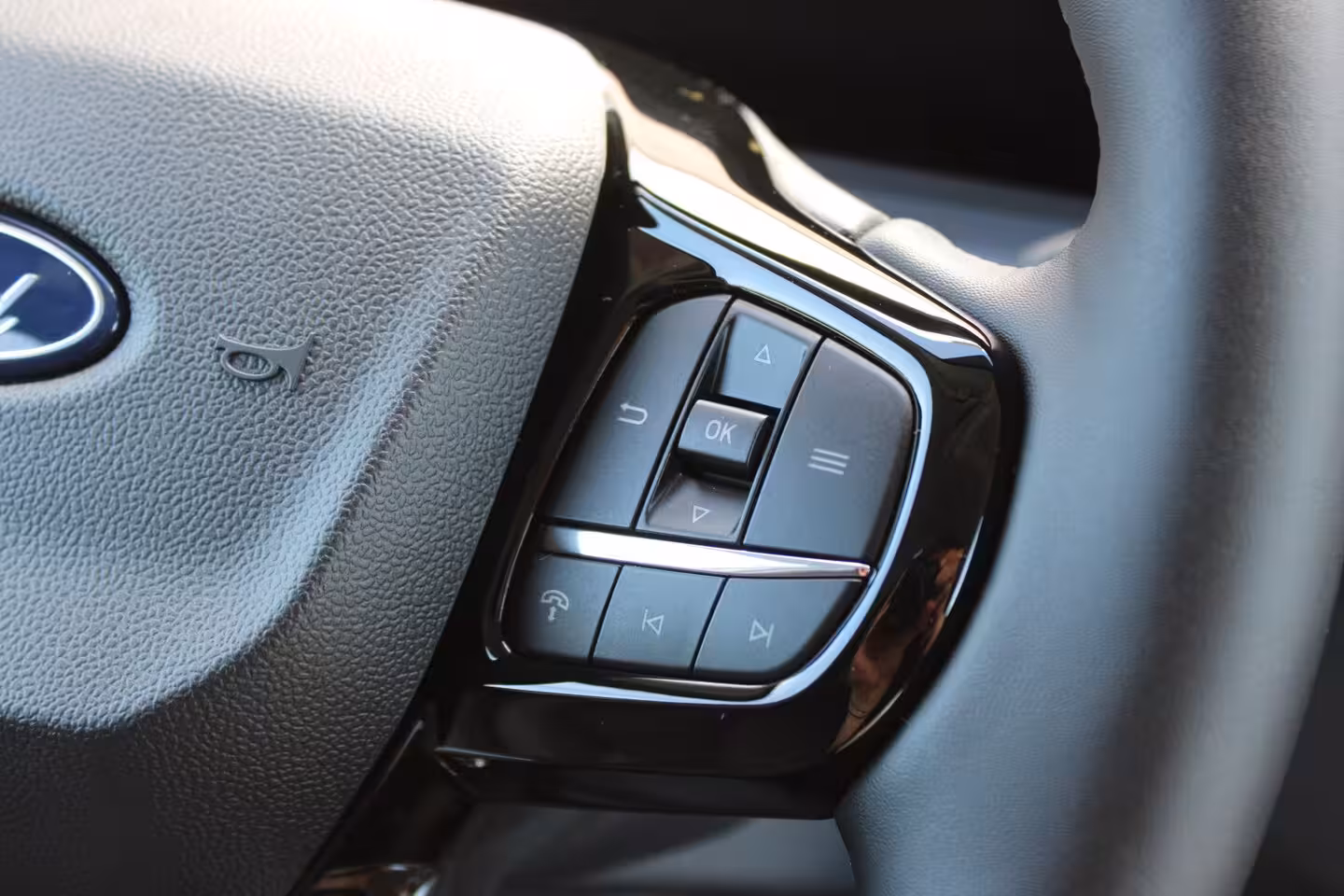 Ford E-Transit Cust. 340 L2H1 Trend 71 kWh |MATRIX-LED|STUUR+STOELVERWARMING|CAMERA|