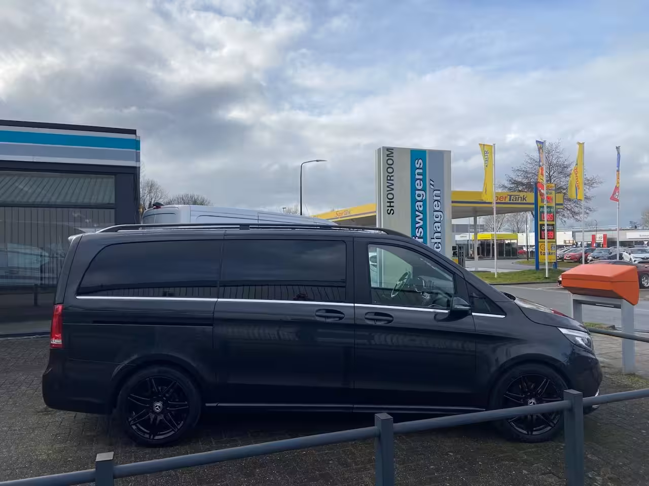 Mercedes-Benz V-klasse 300d Lang DC Avantgarde | AMG edition | Distronic | 360° Camera