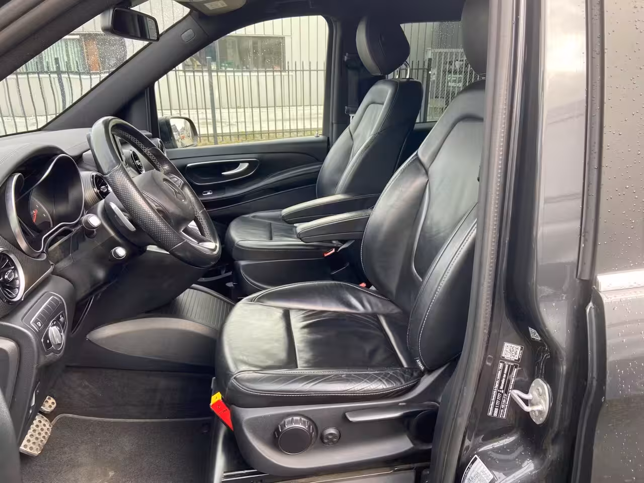 Mercedes-Benz V-klasse 300d Lang DC Avantgarde | AMG edition | Distronic | 360° Camera