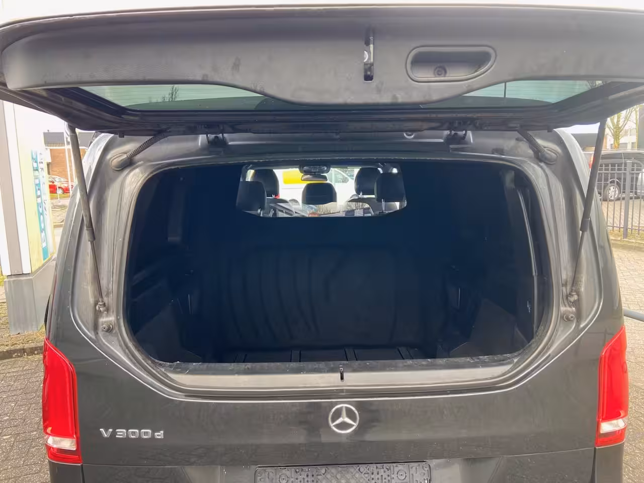 Mercedes-Benz V-klasse 300d Lang DC Avantgarde | AMG edition | Distronic | 360° Camera