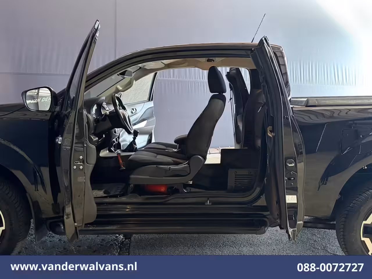Nissan Navara 2.3 dCi 164pk 4x4 Aandrijving Euro6 Airco | 3500kg trekhaak | Camera | Cruisecontrol | LM