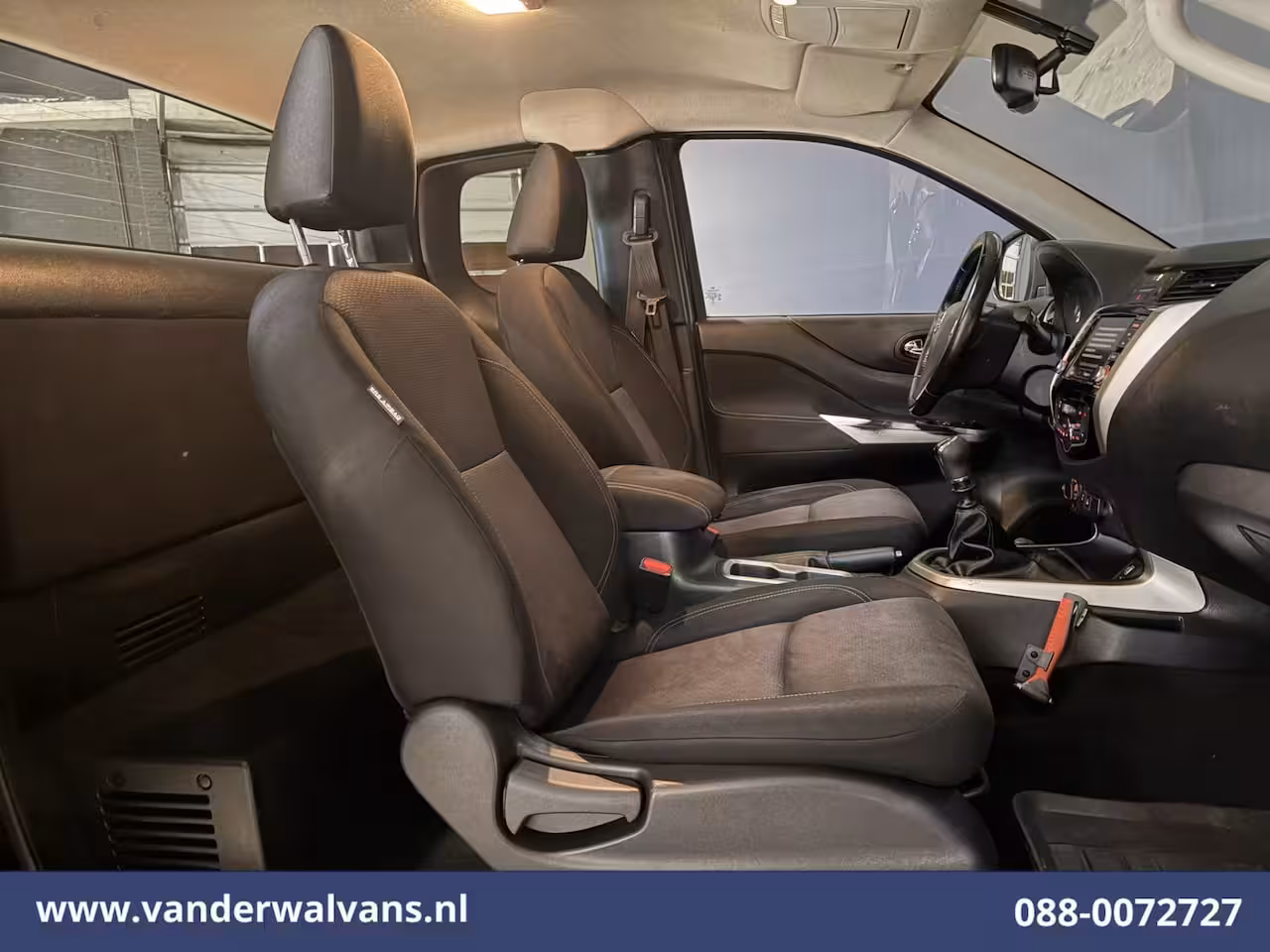 Nissan Navara 2.3 dCi 164pk 4x4 Aandrijving Euro6 Airco | 3500kg trekhaak | Camera | Cruisecontrol | LM
