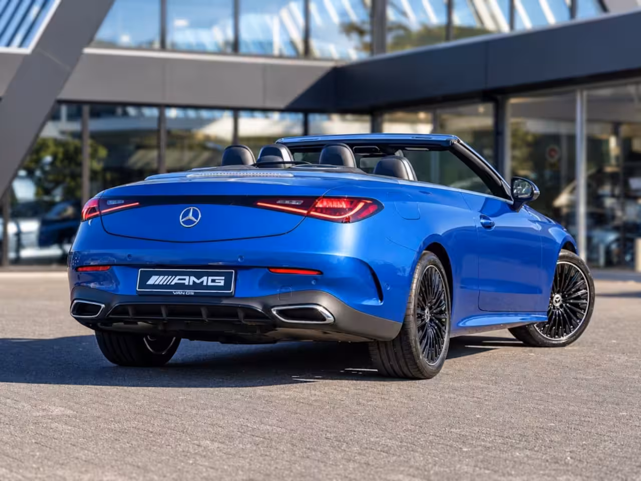 Mercedes-Benz CLE Cabriolet CLE 200 AMG Line | Burmester | Trekhaak | Rij-Assistentiepakket | Memory