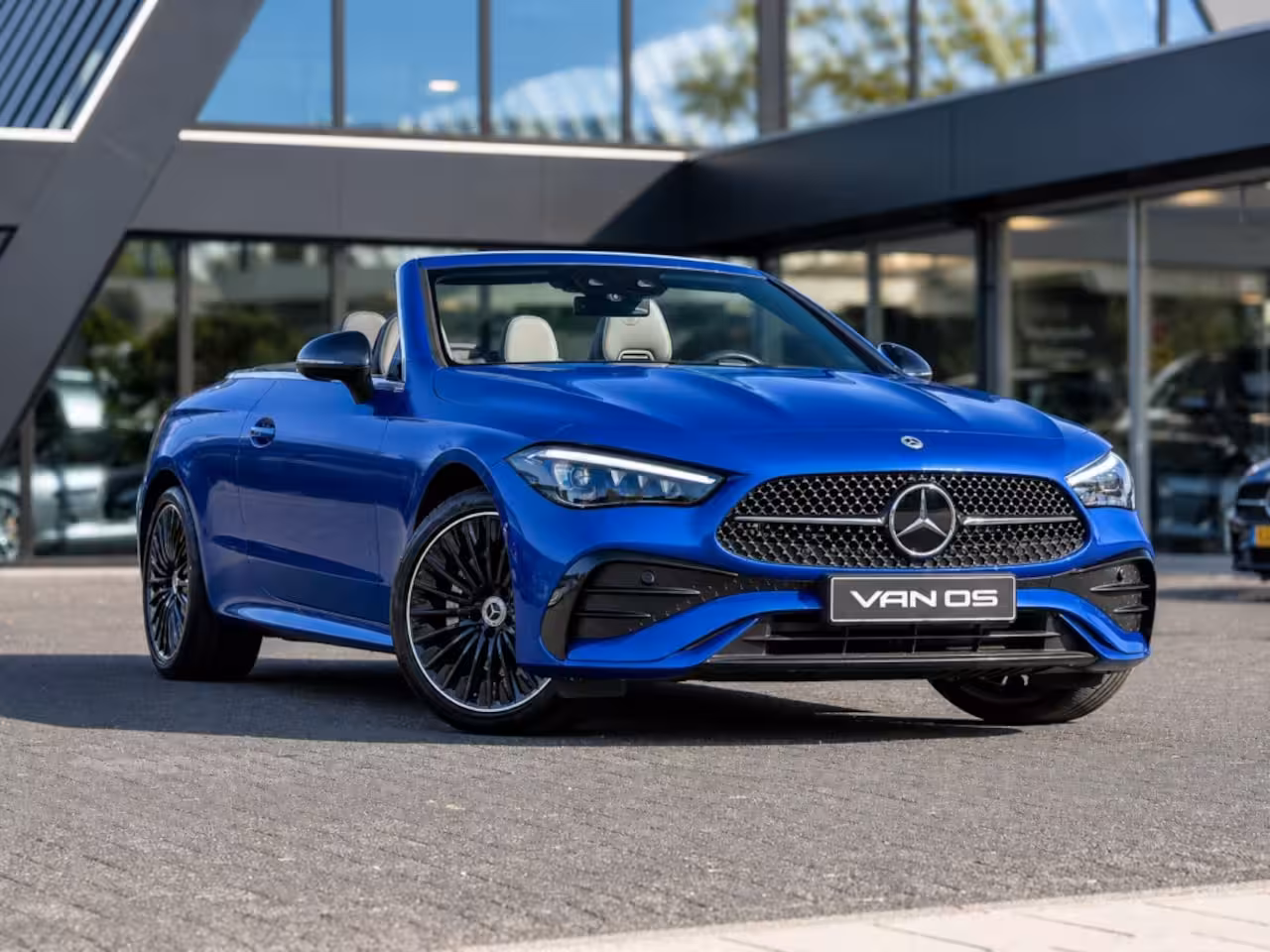 Mercedes-Benz CLE Cabriolet CLE 200 AMG Line | Burmester | Trekhaak | Rij-Assistentiepakket | Memory
