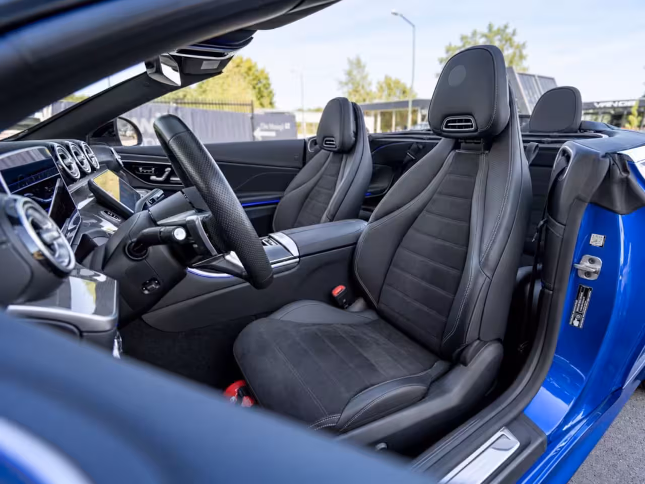 Mercedes-Benz CLE Cabriolet CLE 200 AMG Line | Burmester | Trekhaak | Rij-Assistentiepakket | Memory