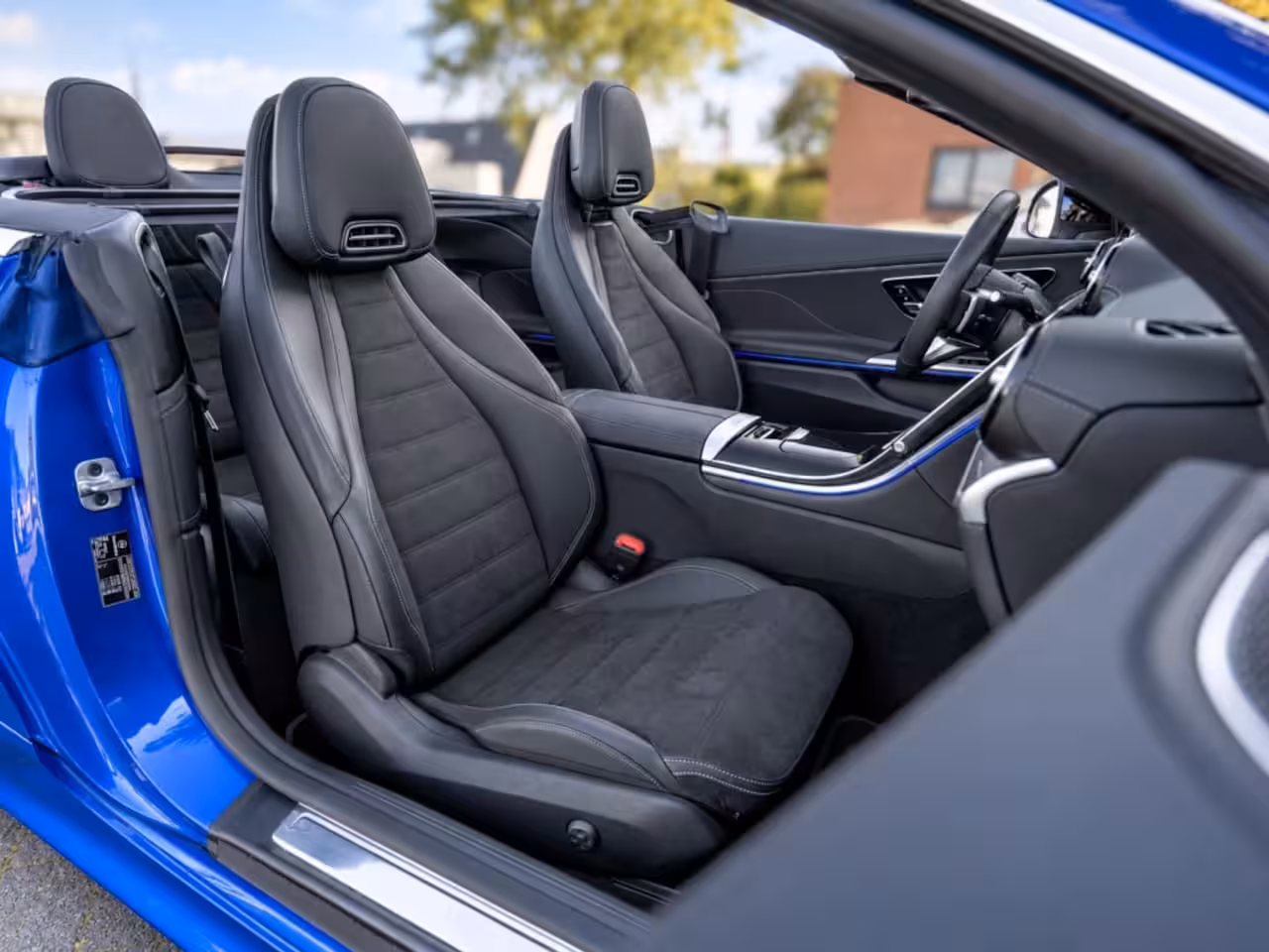 Mercedes-Benz CLE Cabriolet CLE 200 AMG Line | Burmester | Trekhaak | Rij-Assistentiepakket | Memory