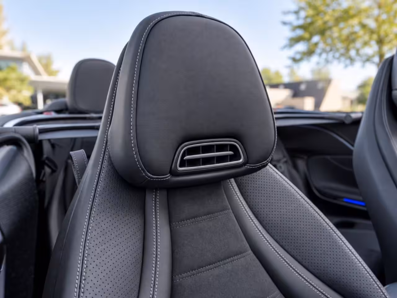 Mercedes-Benz CLE Cabriolet CLE 200 AMG Line | Burmester | Trekhaak | Rij-Assistentiepakket | Memory