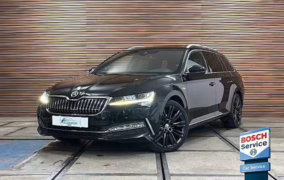 Skoda Superb Combi 1.4 TSI iV Laurin & Klement | Panoramadak | Carplay | Verwarmbare/Ventilatie stoelen | 360