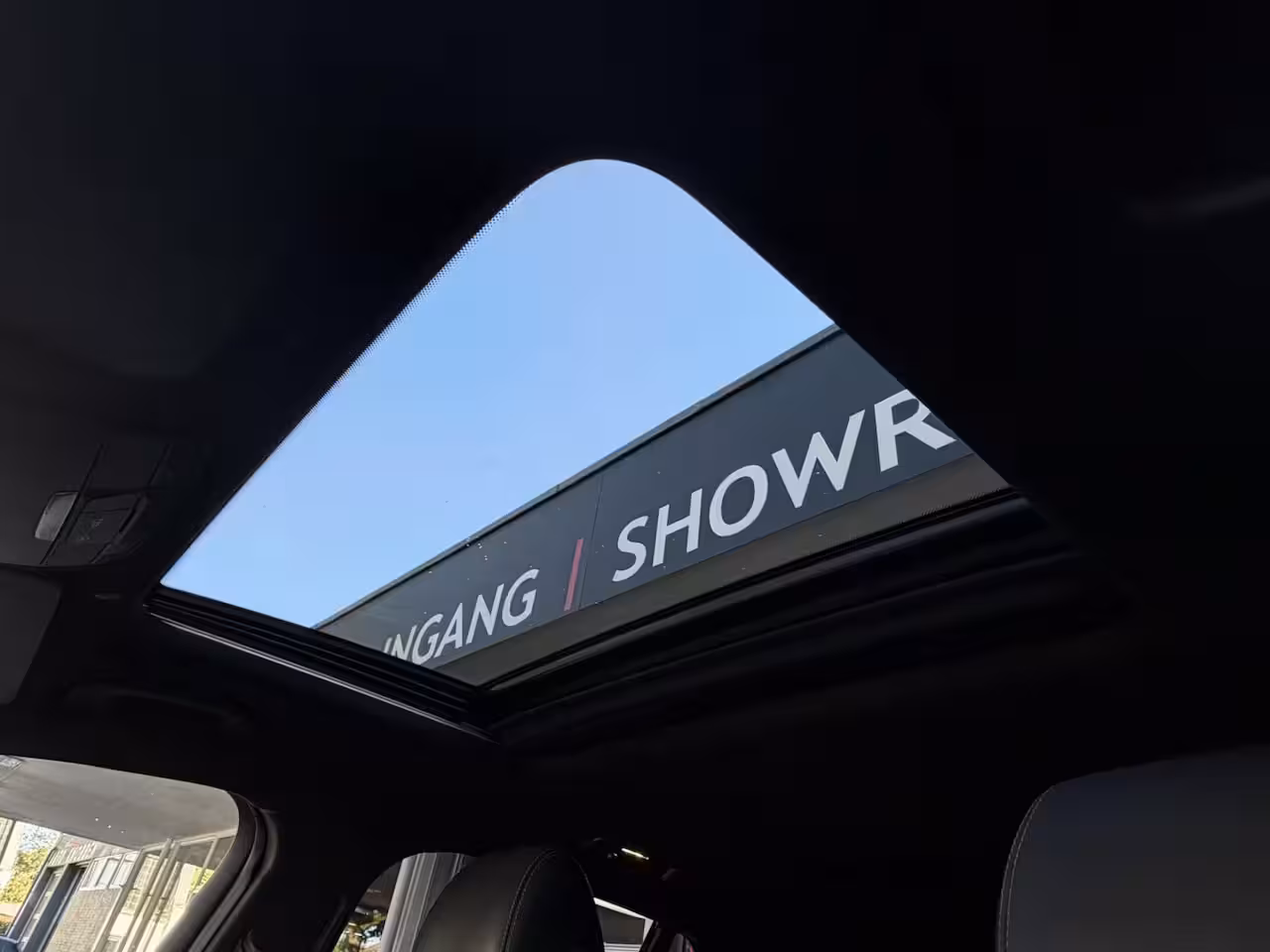 Mercedes-Benz EQC 400 4MATIC 80 kWh Pano, Leer, Burmester, Camera