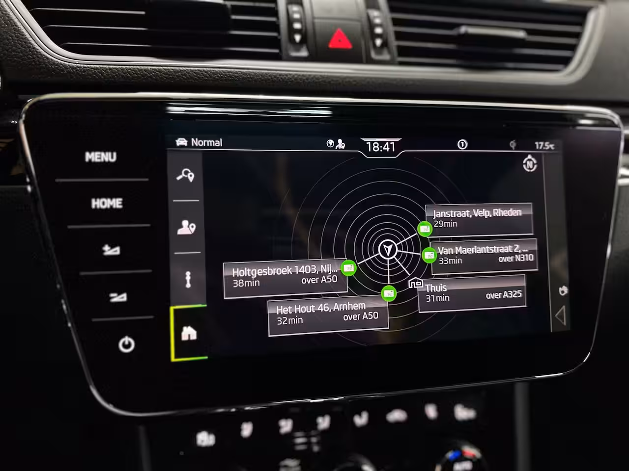 Skoda Superb Combi 1.4 TSI iV Laurin & Klement | Panoramadak | Carplay | Verwarmbare/Ventilatie stoelen | 360