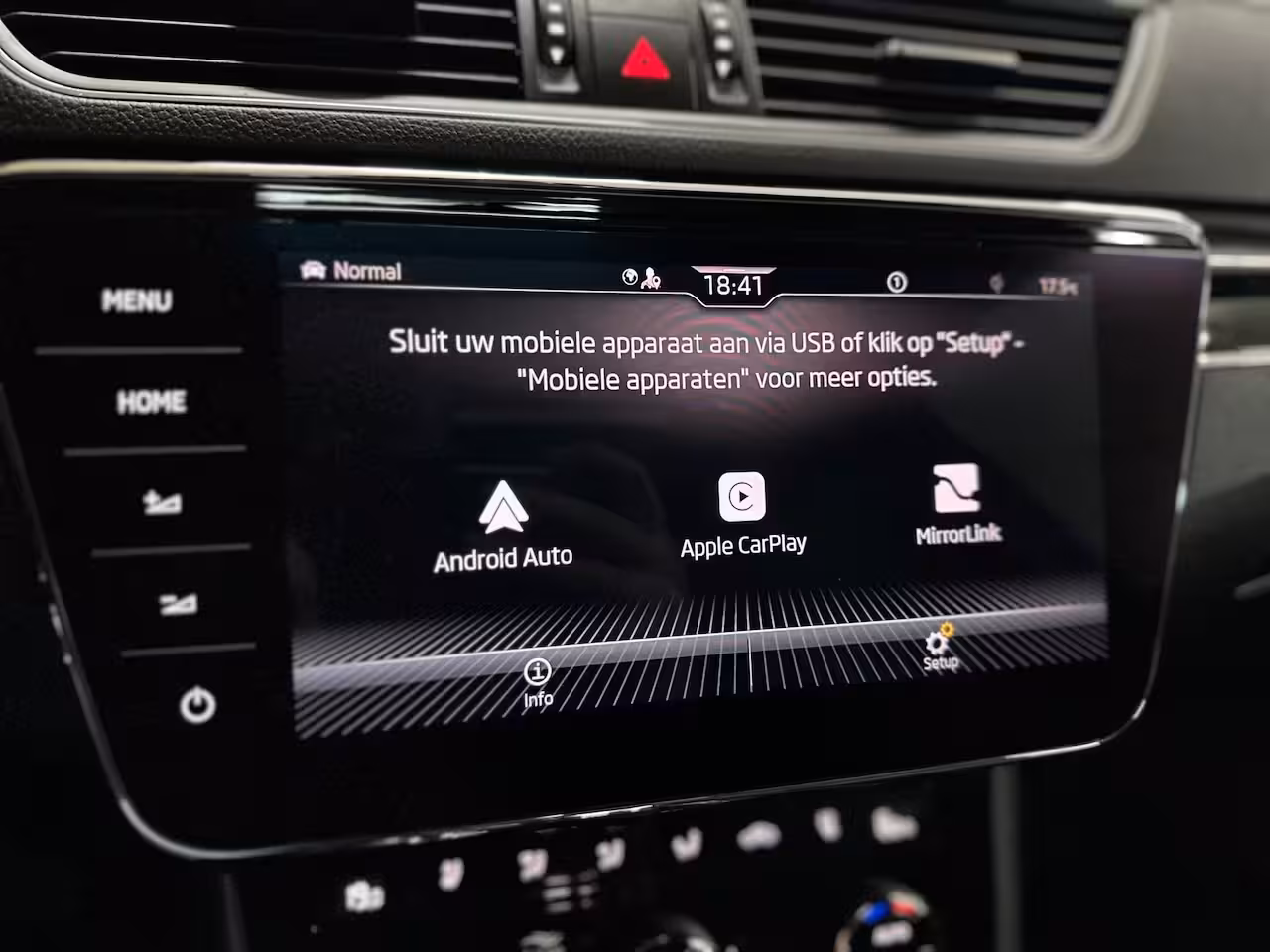 Skoda Superb Combi 1.4 TSI iV Laurin & Klement | Panoramadak | Carplay | Verwarmbare/Ventilatie stoelen | 360