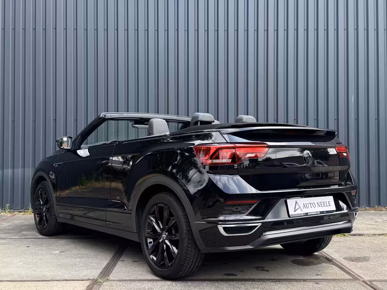 Volkswagen T-Roc Cabrio 1.5 TSI R-Line Carplay, dodehoek