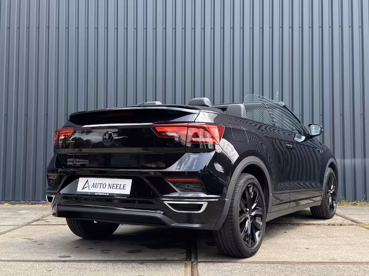 Volkswagen T-Roc Cabrio 1.5 TSI R-Line Carplay, dodehoek