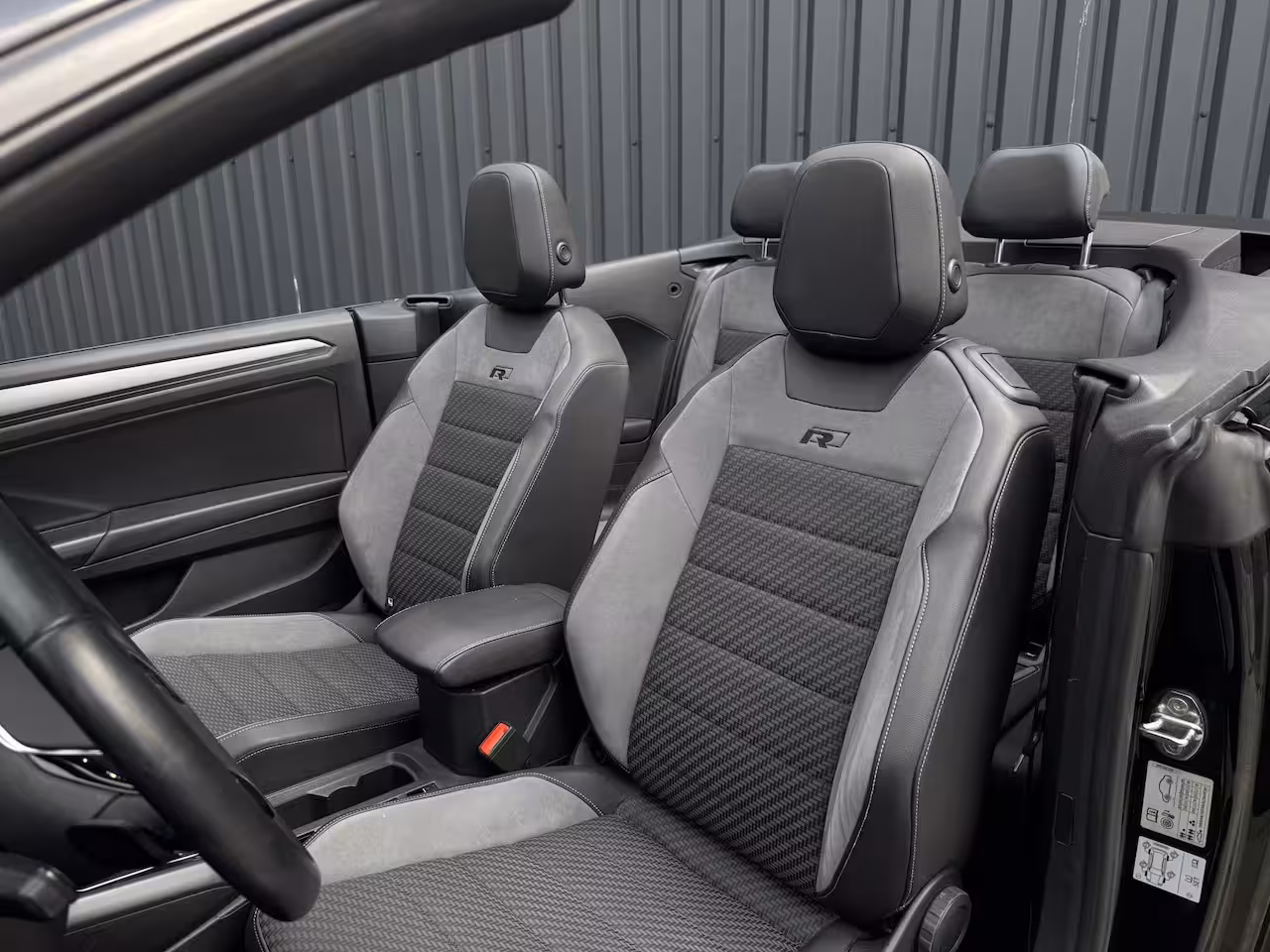 Volkswagen T-Roc Cabrio 1.5 TSI R-Line Carplay, dodehoek