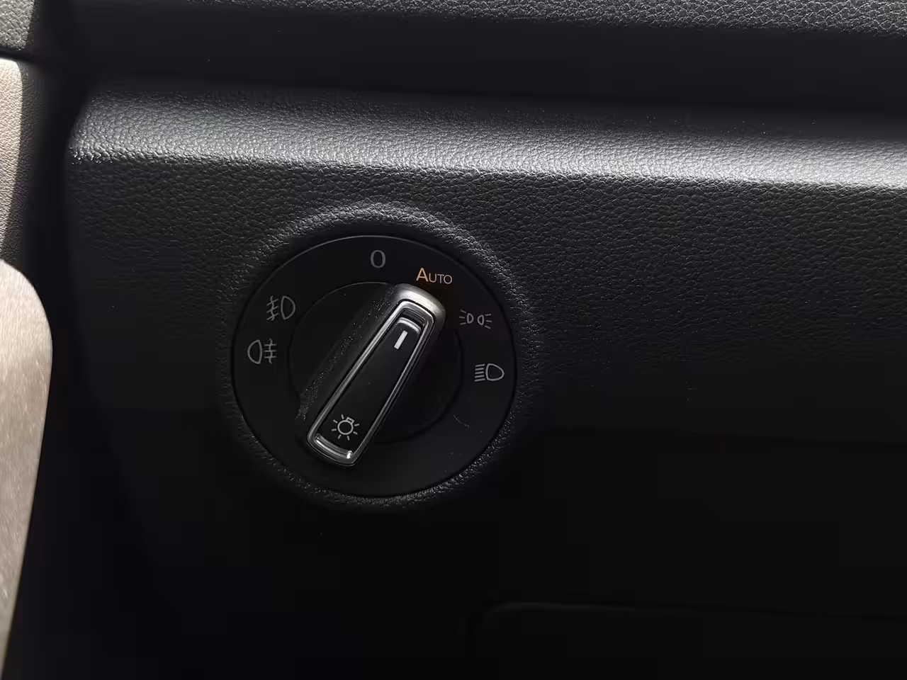 Volkswagen T-Roc Cabrio 1.5 TSI R-Line Carplay, dodehoek
