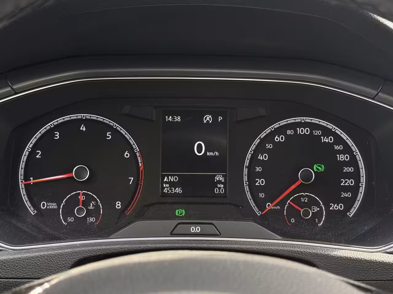 Volkswagen T-Roc Cabrio 1.5 TSI R-Line Carplay, dodehoek