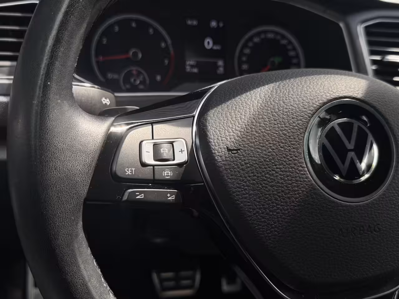 Volkswagen T-Roc Cabrio 1.5 TSI R-Line Carplay, dodehoek