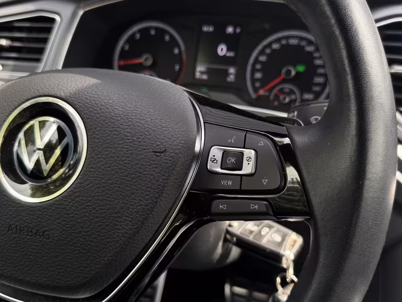 Volkswagen T-Roc Cabrio 1.5 TSI R-Line Carplay, dodehoek