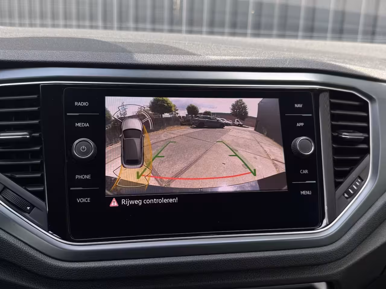 Volkswagen T-Roc Cabrio 1.5 TSI R-Line Carplay, dodehoek