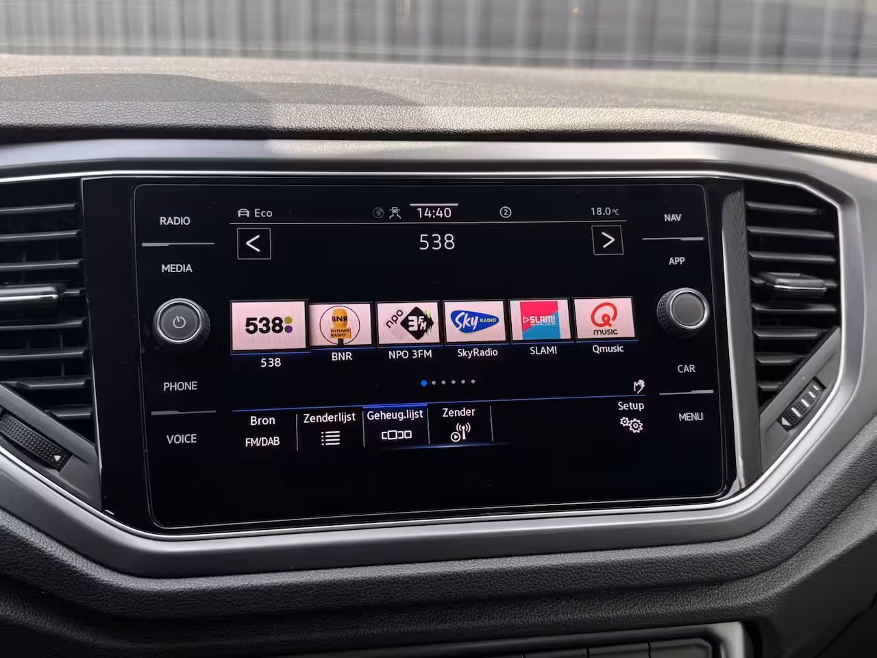 Volkswagen T-Roc Cabrio 1.5 TSI R-Line Carplay, dodehoek