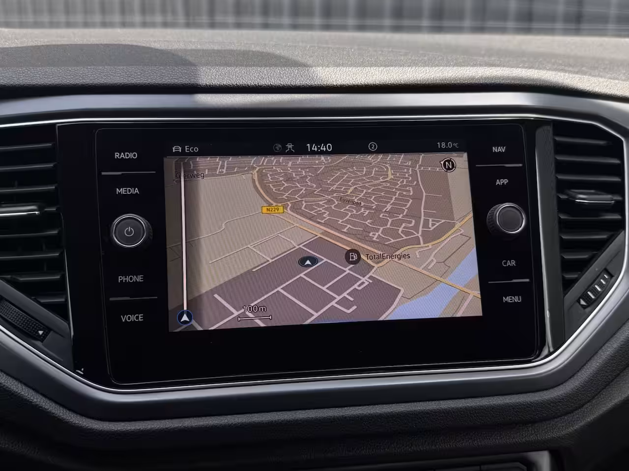 Volkswagen T-Roc Cabrio 1.5 TSI R-Line Carplay, dodehoek