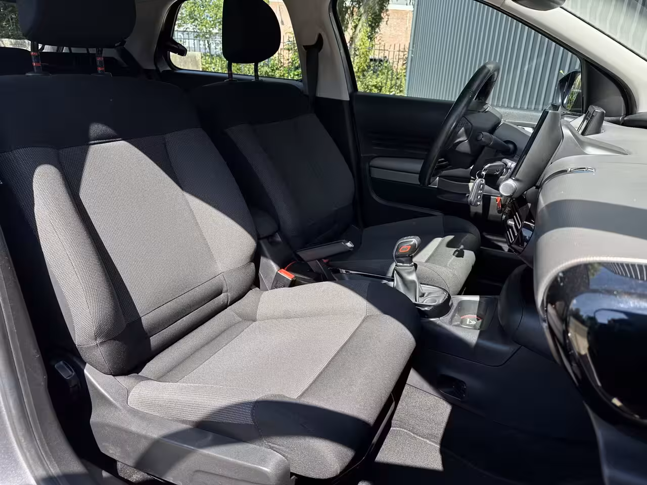 Citroën C4 Cactus 1.2 PureTech 110 pk Business Carplay, Cruise, Sensoren