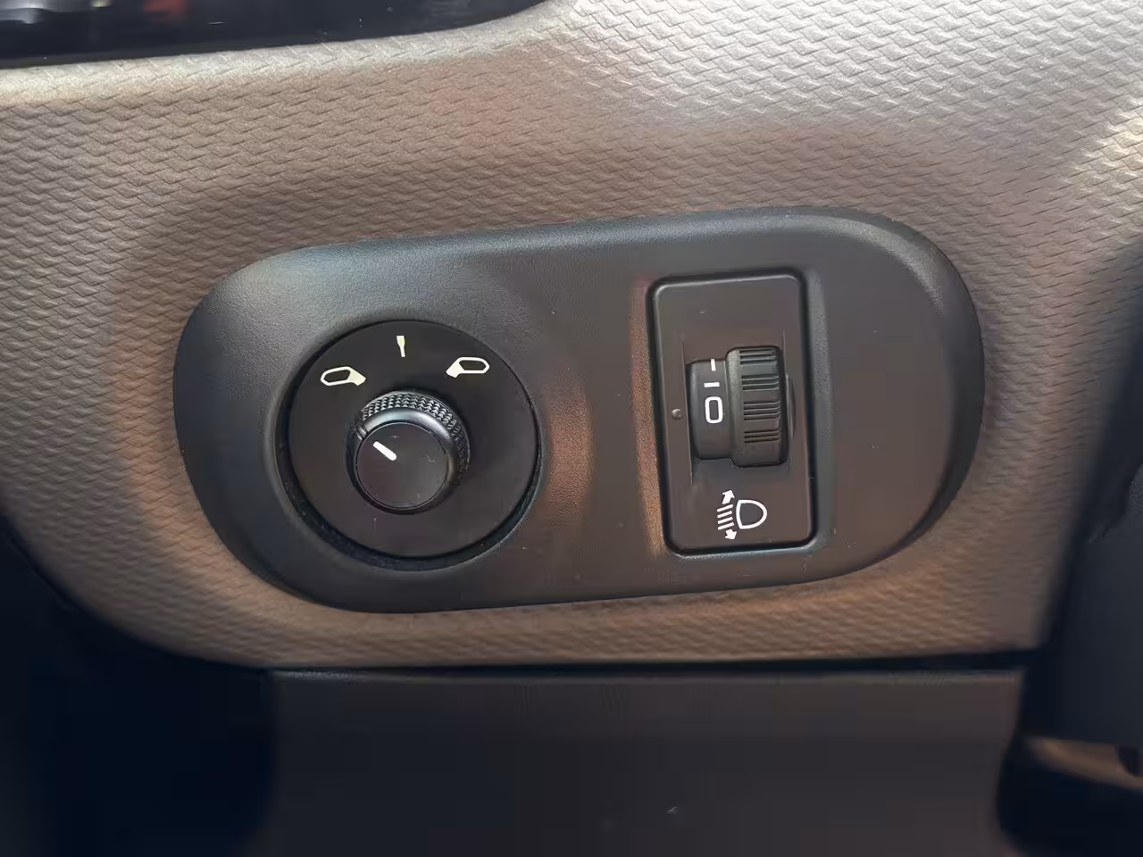 Citroën C4 Cactus 1.2 PureTech 110 pk Business Carplay, Cruise, Sensoren