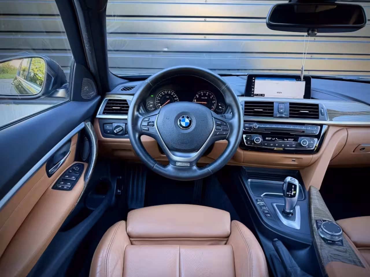BMW 3-serie 320i INDIVIDUAL VIRTUAL|H/K|360CAM|SPORTLEER