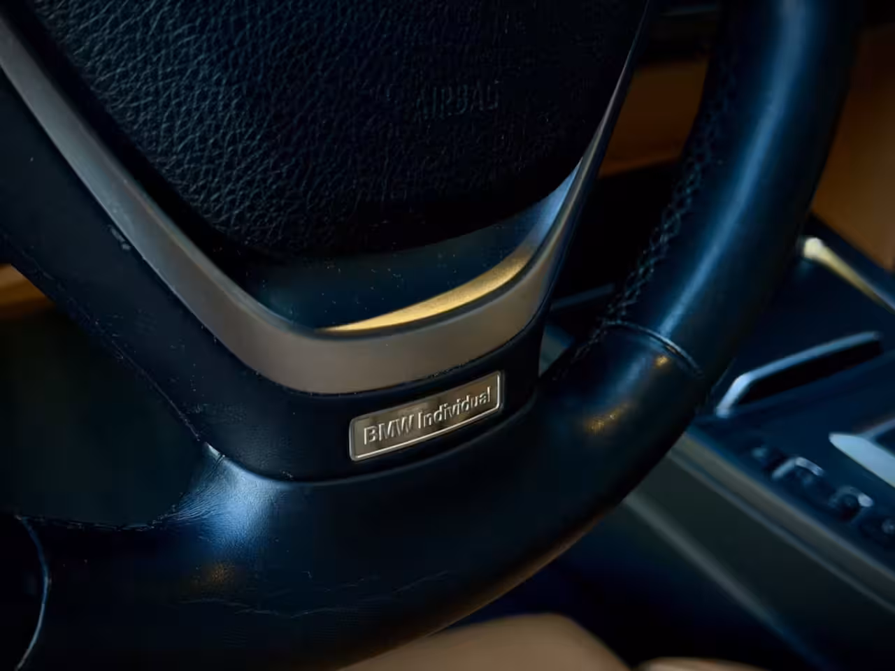 BMW 3-serie 320i INDIVIDUAL VIRTUAL|H/K|360CAM|SPORTLEER