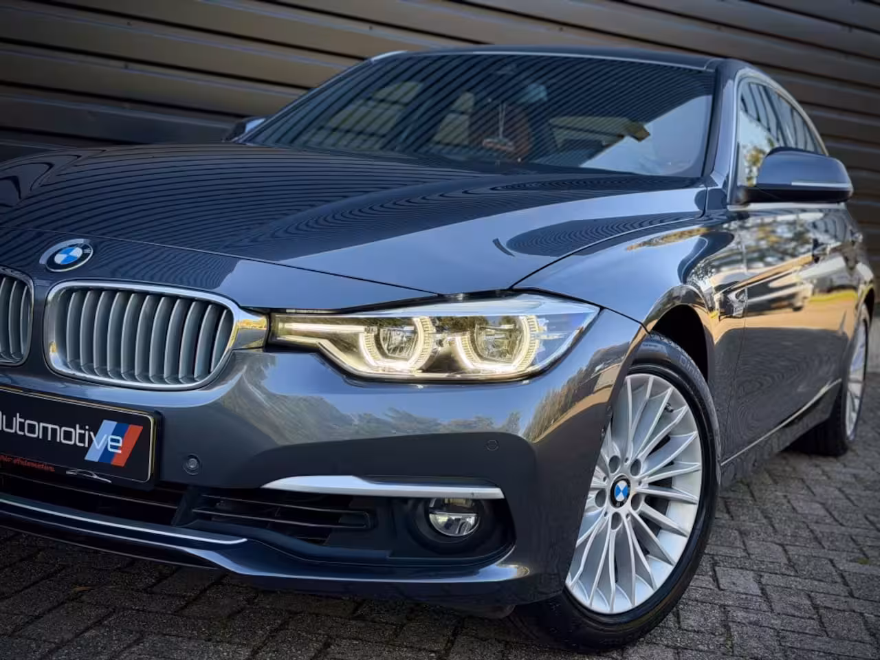 BMW 3-serie 320i INDIVIDUAL VIRTUAL|H/K|360CAM|SPORTLEER
