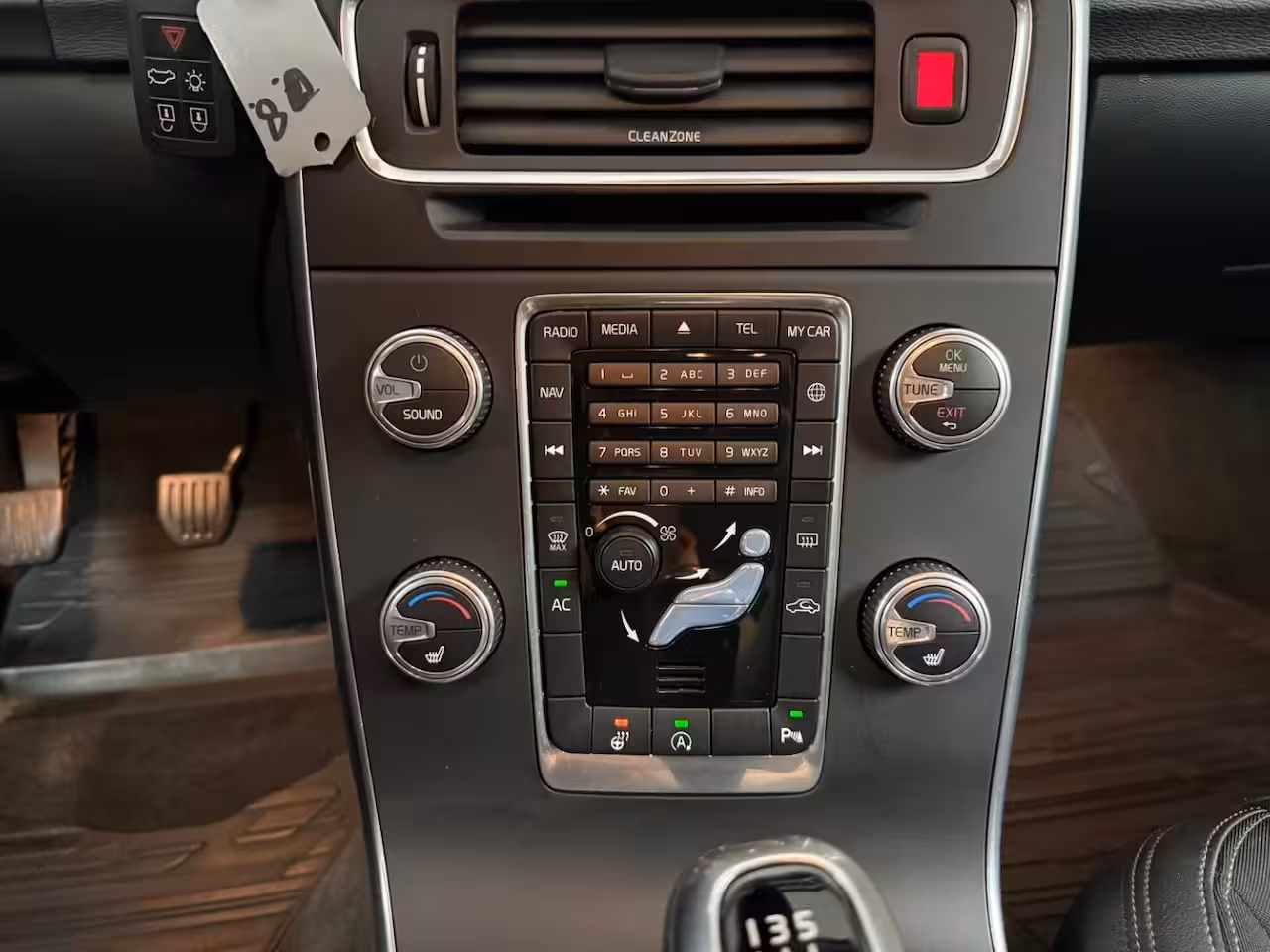 Volvo V60 2.0 D2 Kinetic | STOEL + STUURVERWARMING | CRUISE | PARK SENS | ELEKTR. KOFFERBAK | NAVI |