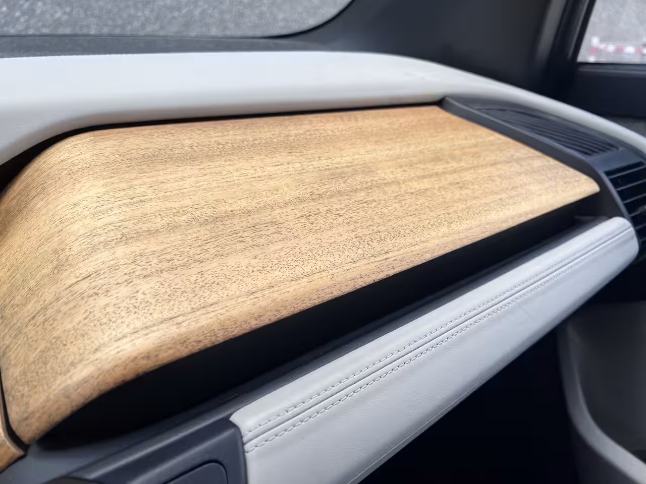 BMW i3 Executive 120Ah 42 kWh/*Lodge*/Sunroof/Adaptive/Kaschmir Silver/Camera/W-pomp/3-fase/20"