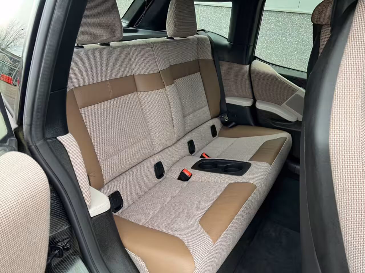 BMW i3 Executive 120Ah 42 kWh/*Lodge*/Sunroof/Adaptive/Kaschmir Silver/Camera/W-pomp/3-fase/20"