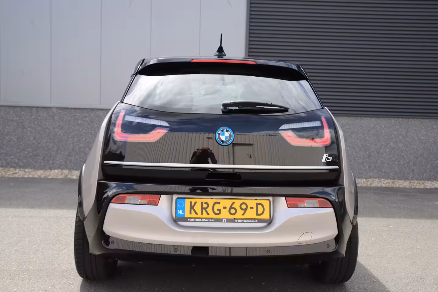 BMW i3 Executive 120Ah 42 kWh/*Lodge*/Sunroof/Adaptive/Kaschmir Silver/Camera/W-pomp/3-fase/20"