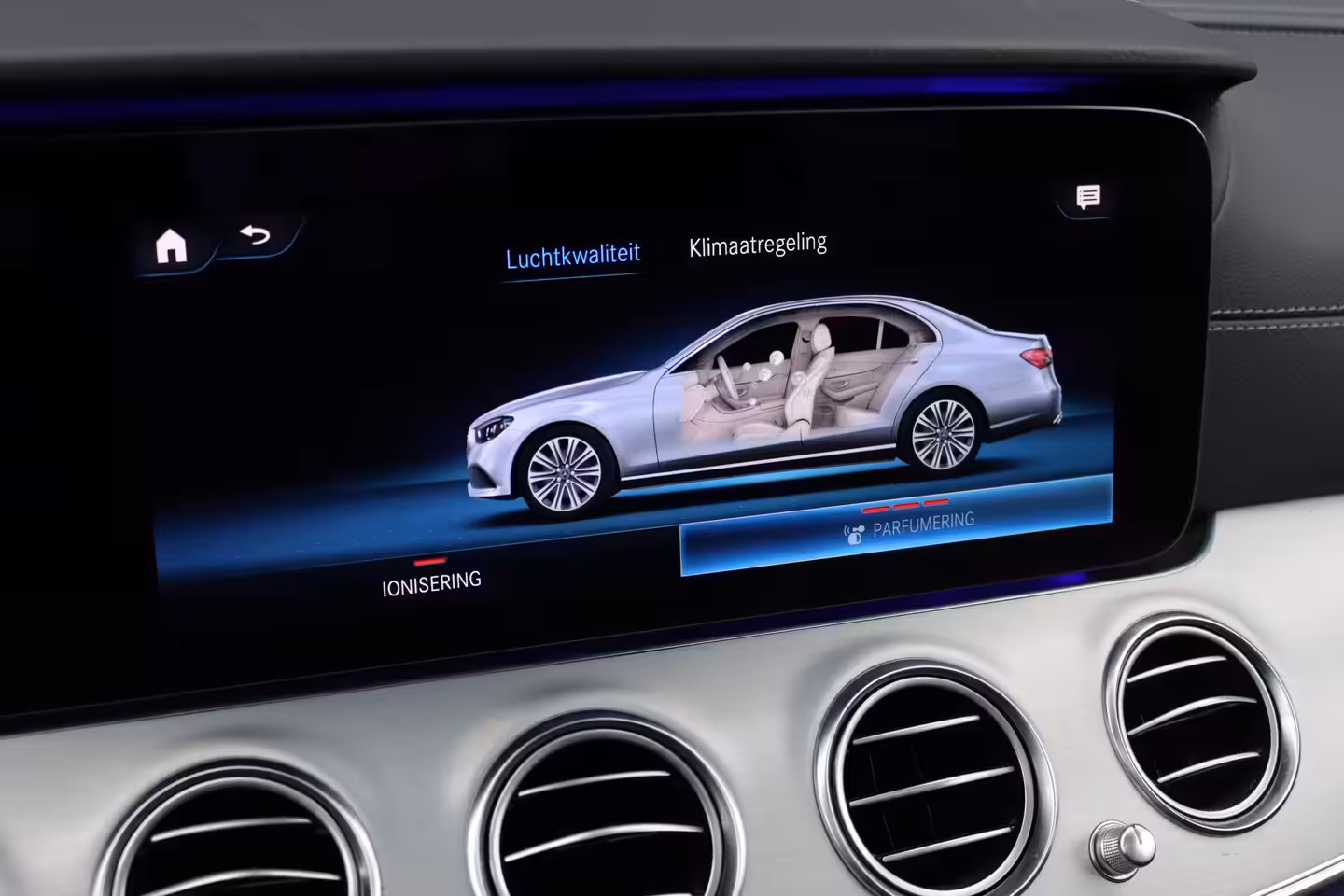Mercedes-Benz E-klasse 200 AMG Line | Panoramadak | Distronic+ | Burmester | Parfumering | Memory | Sfeerverlicht