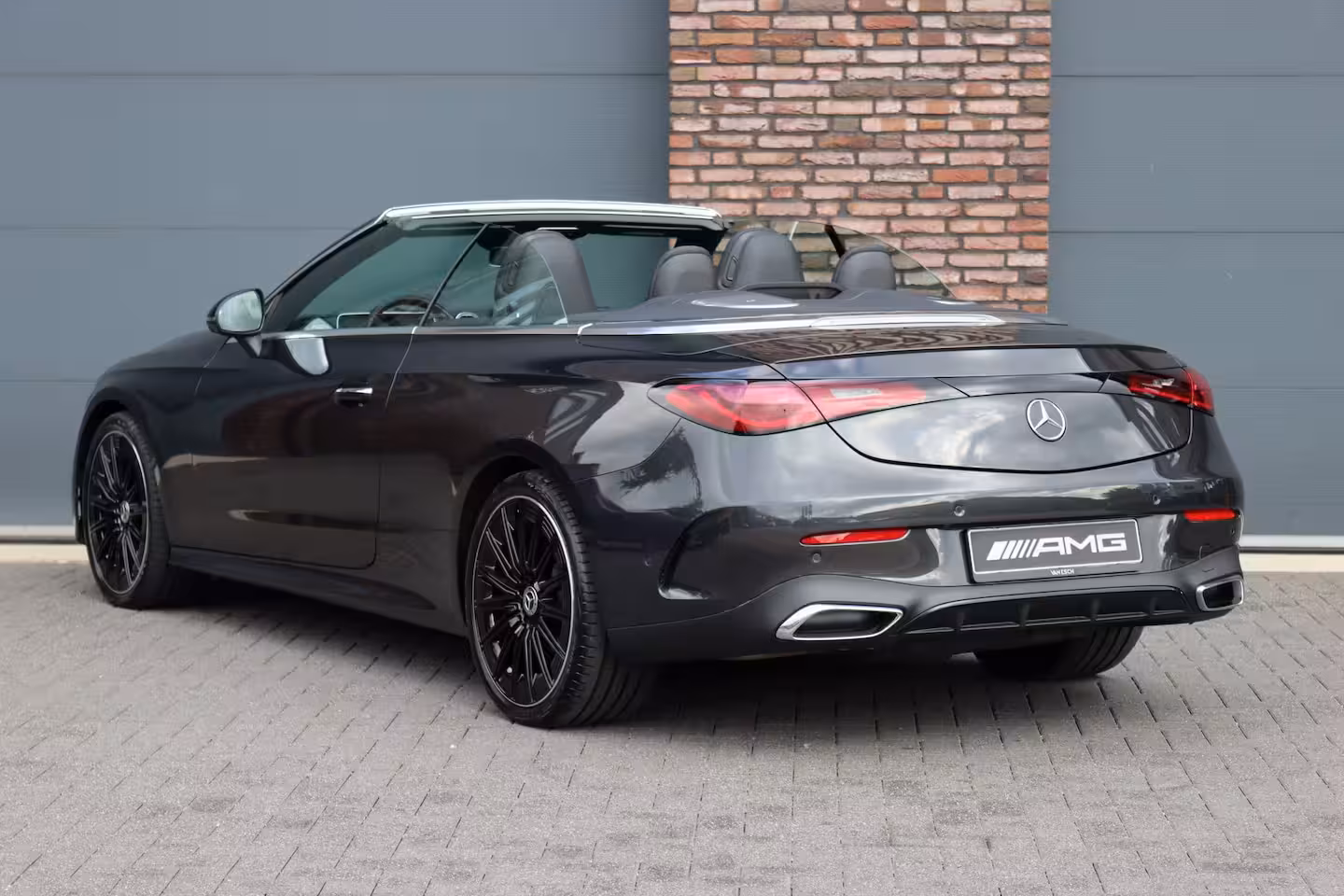 Mercedes-Benz CLE Cabriolet 200 AMG Line | Distronic | Airscarf | Memory | Burmester | Keyless Go | Cabriocomfortpakke