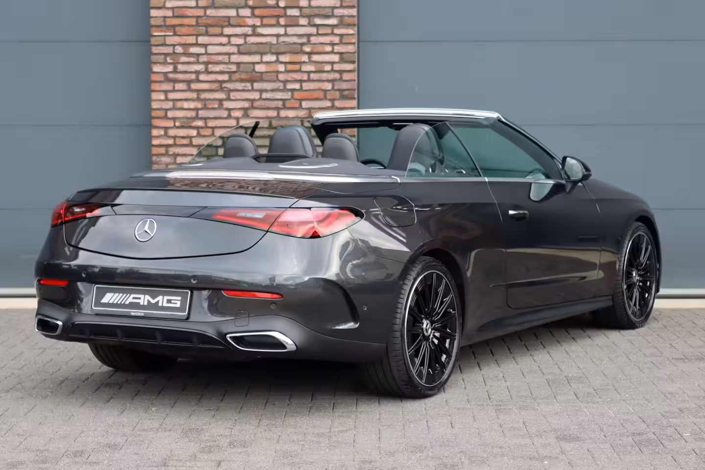 Mercedes-Benz CLE Cabriolet 200 AMG Line | Distronic | Airscarf | Memory | Burmester | Keyless Go | Cabriocomfortpakke