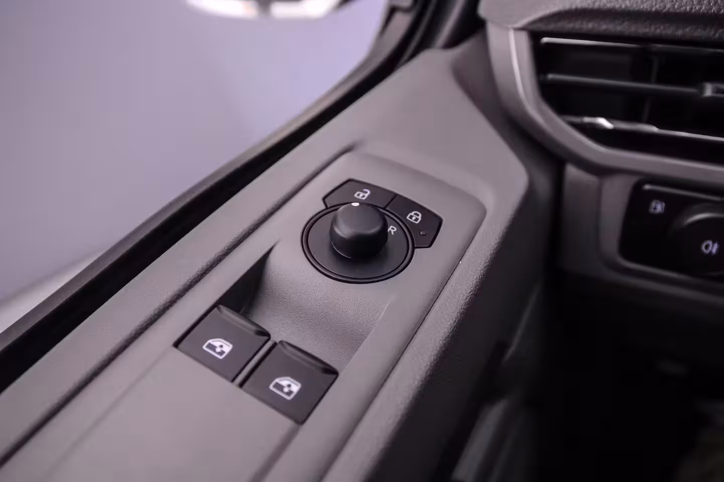 Volkswagen Transporter 2.5 eHybrid L2H1 32 Life | Trekhaak | Achterdeuren | Camera | > Netto-ACTIE-Prijs; bij koo
