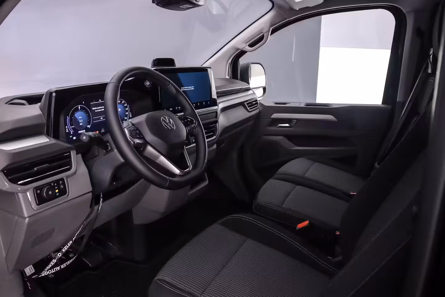 Volkswagen Transporter 2.5 eHybrid L2H1 32 Life | Trekhaak | Achterdeuren | Camera | > Netto-ACTIE-Prijs; bij koo