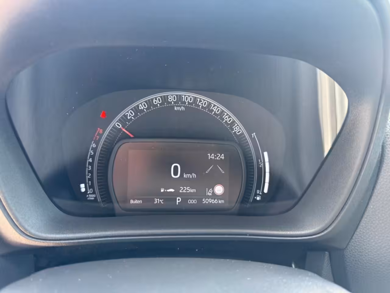 Toyota Aygo X 1.0 VVT-I S-CVT ENVY TwoTone Carplay JBL Camera PDC ACC Stoelverw. Prachtig