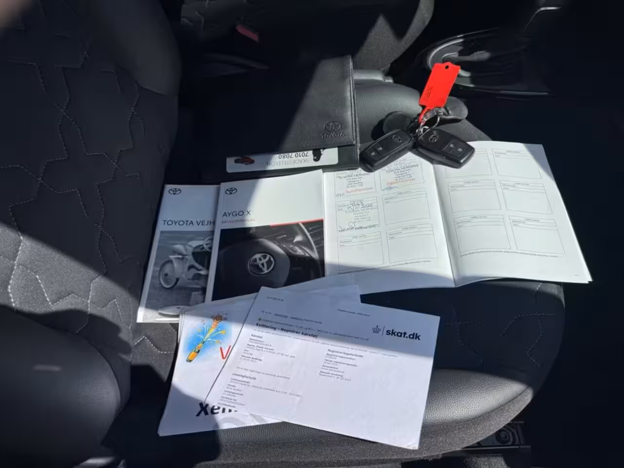 Toyota Aygo X 1.0 VVT-I S-CVT ENVY TwoTone Carplay JBL Camera PDC ACC Stoelverw. Prachtig