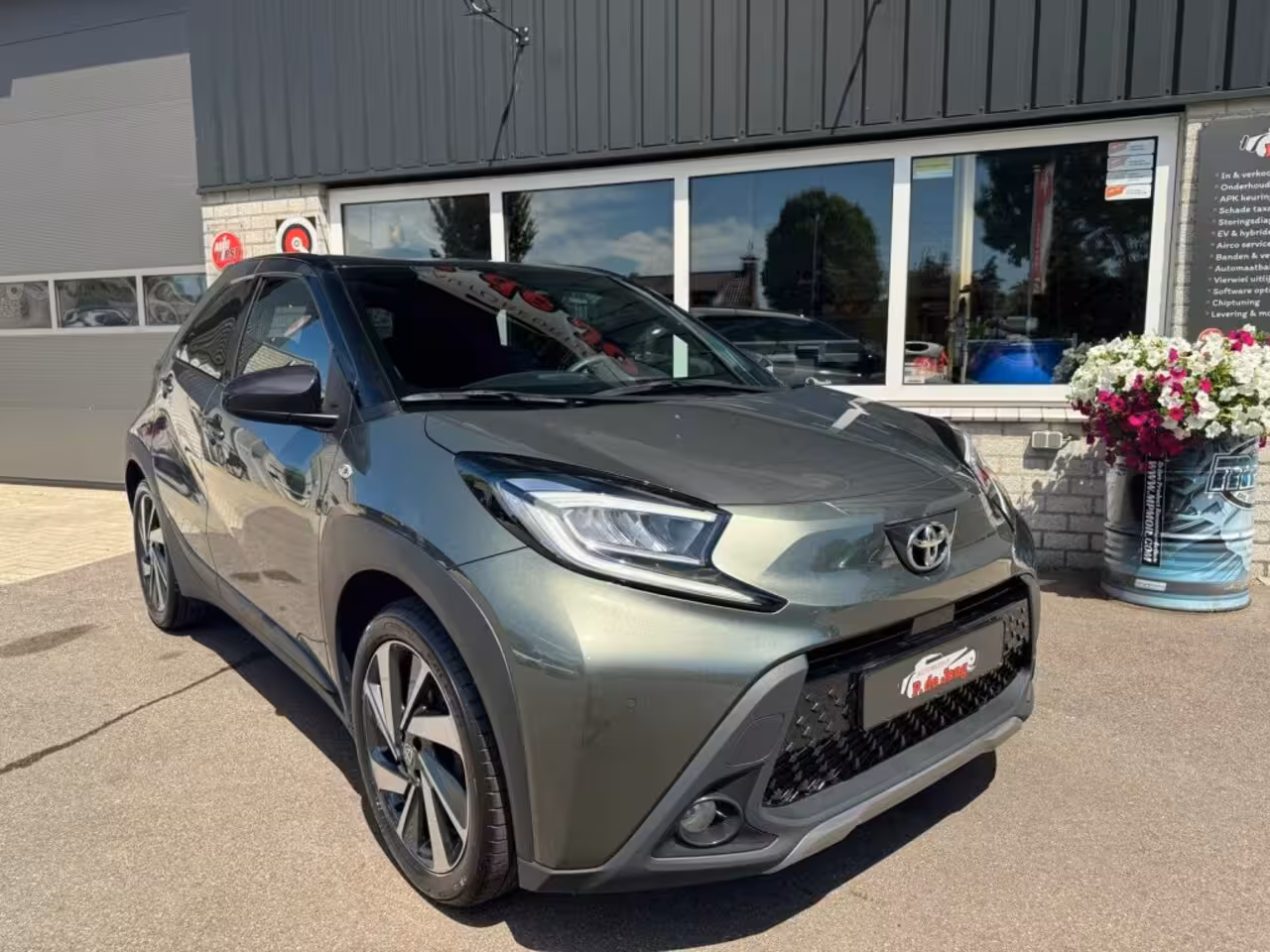 Toyota Aygo X 1.0 VVT-I S-CVT ENVY TwoTone Carplay JBL Camera PDC ACC Stoelverw. Prachtig