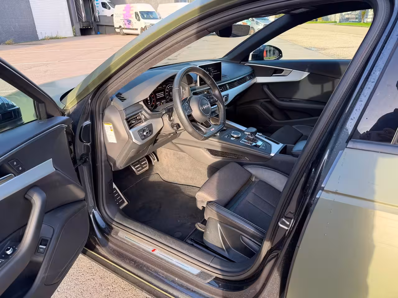 Audi A4 Limousine 2.0 TFSI ultra Sport S-LINE 245PK DIGITALDASH/360CAMERA/KEYLES