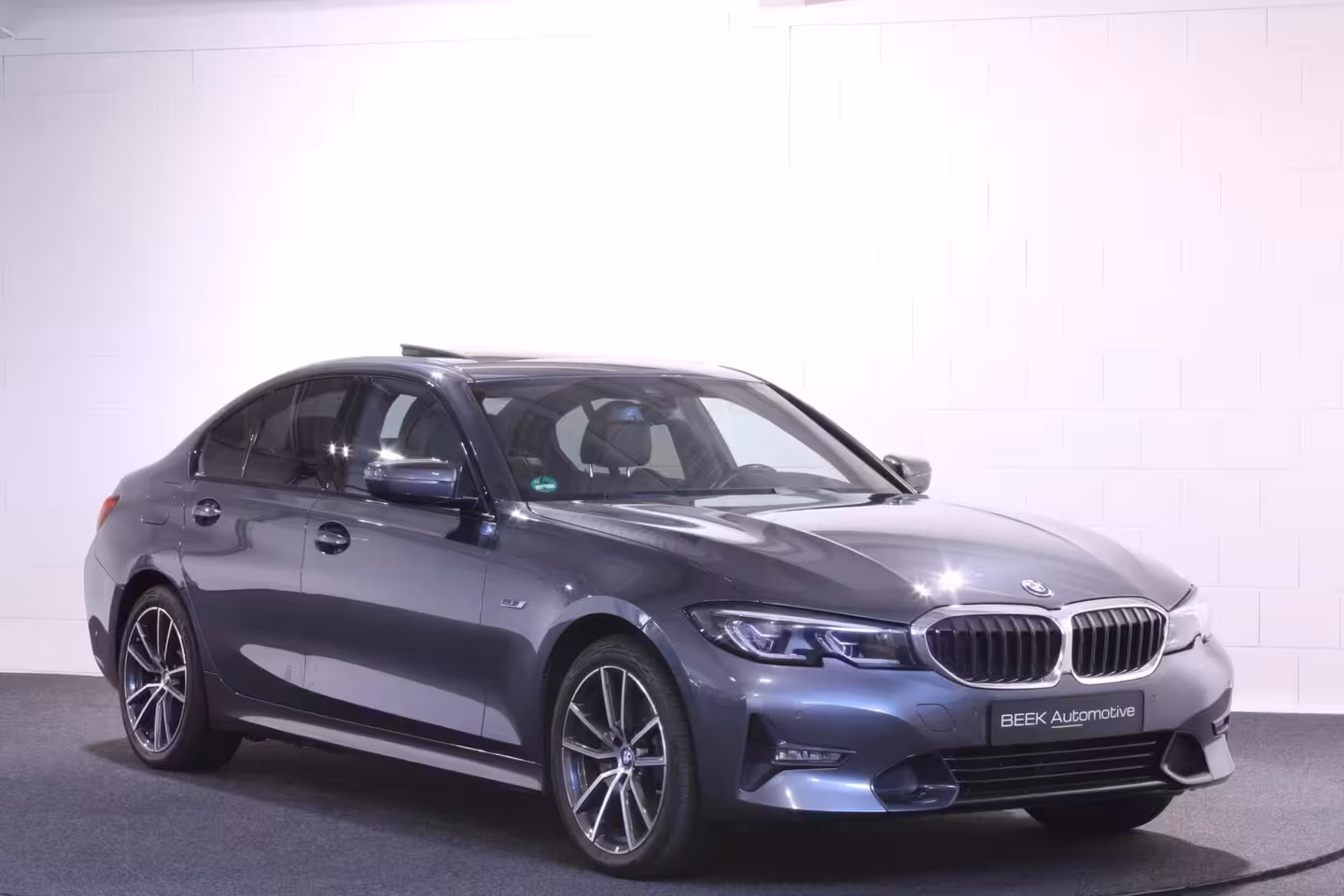 BMW 3-serie 320e High Executive | M Sport | CAMERA | PANO |