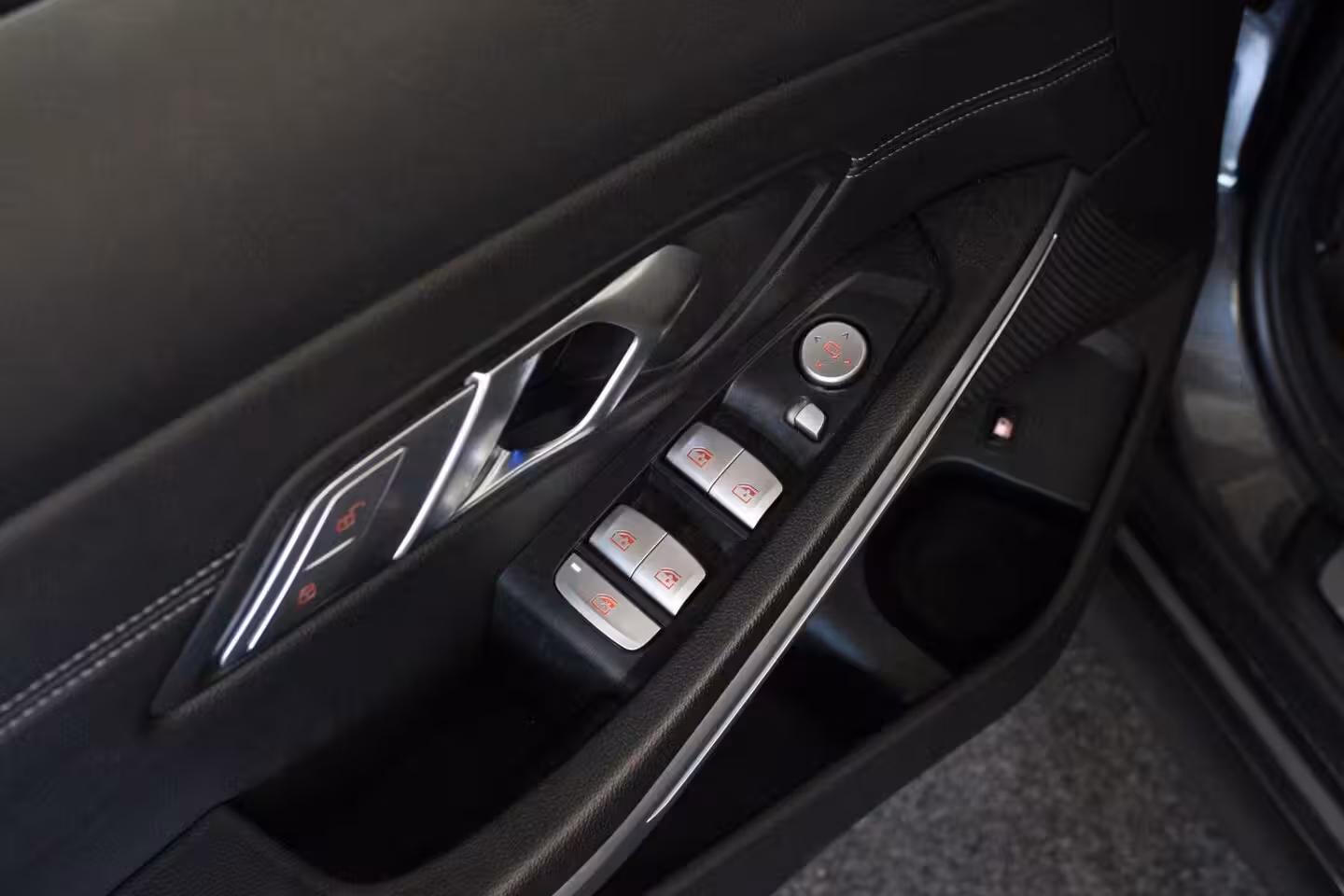 BMW 3-serie 320e High Executive | M Sport | CAMERA | PANO |