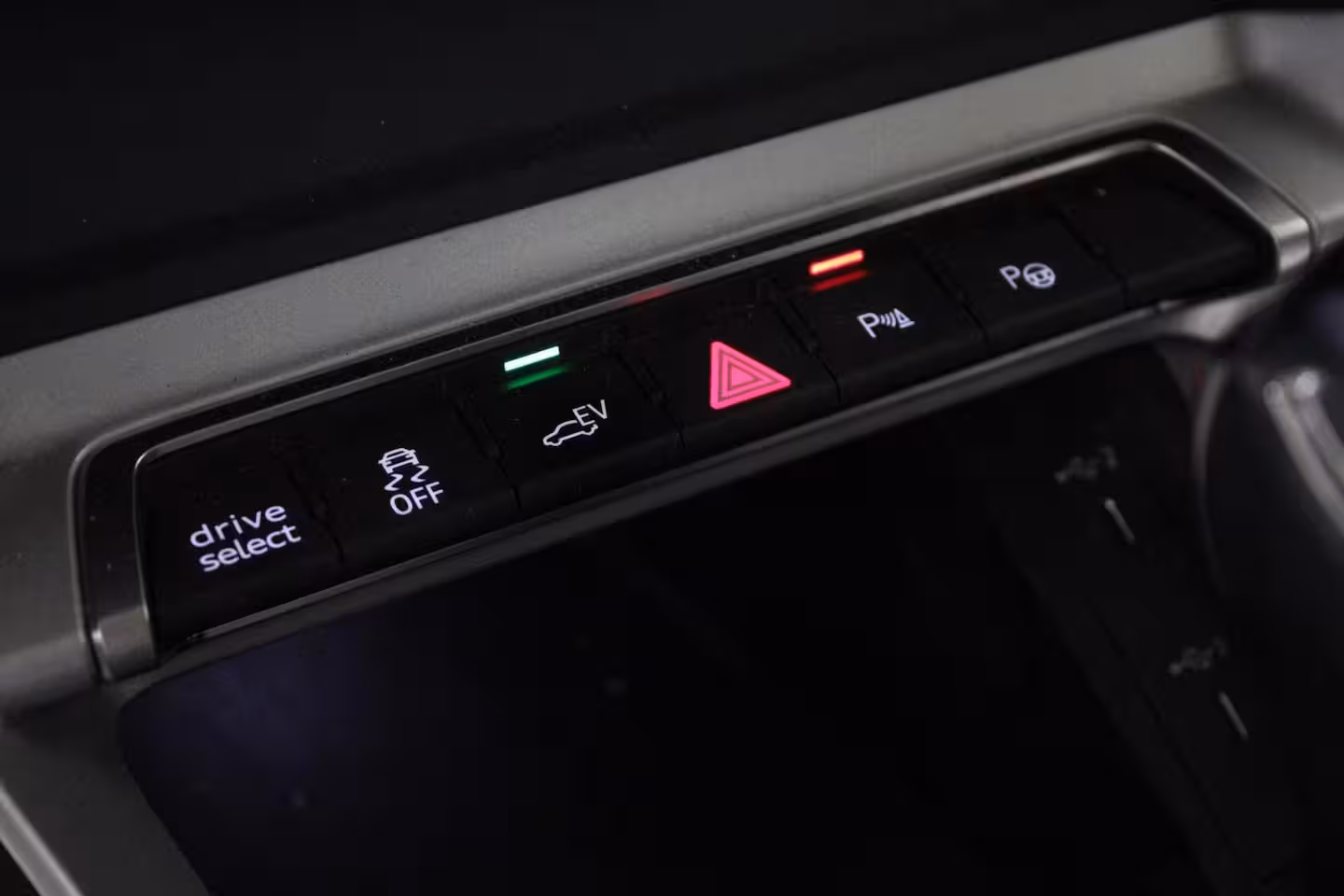 Audi Q3 45 TFSIe | PANO | Apple CarPlay | CAMERA | TRKHAAK