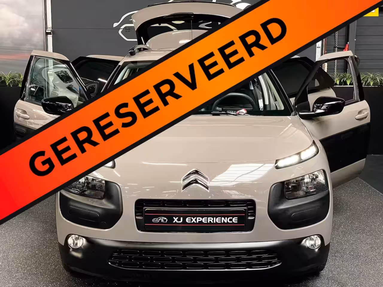 Citroën C4 Cactus 1.2 VTi Shine AIRCO NAVI CAMERA NAP CRUISECONTROL