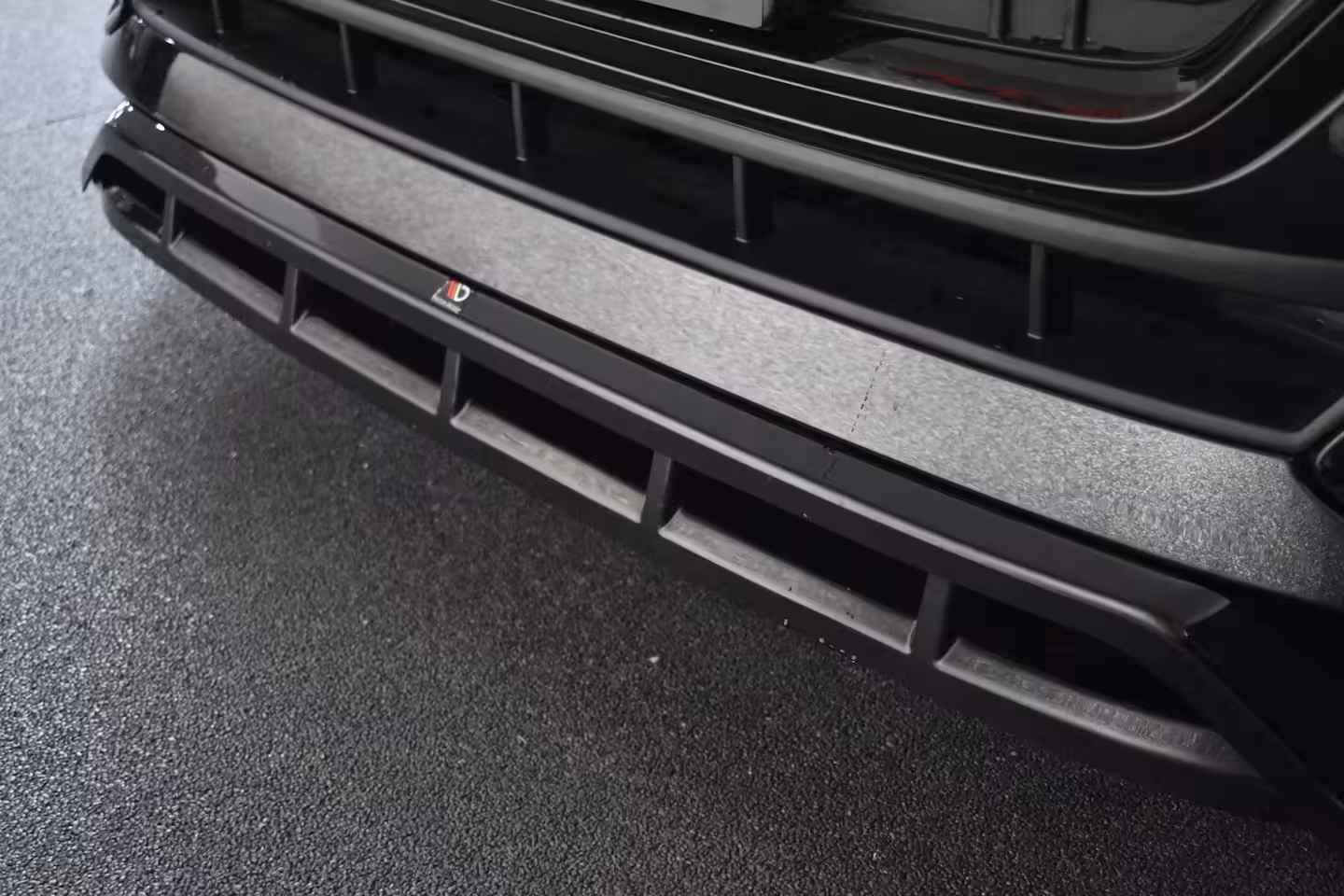 Audi Q8 60 TFSI e Quattro S-Line Competition 490pk | AKRAPOVIC | ACHTERASBESTURING